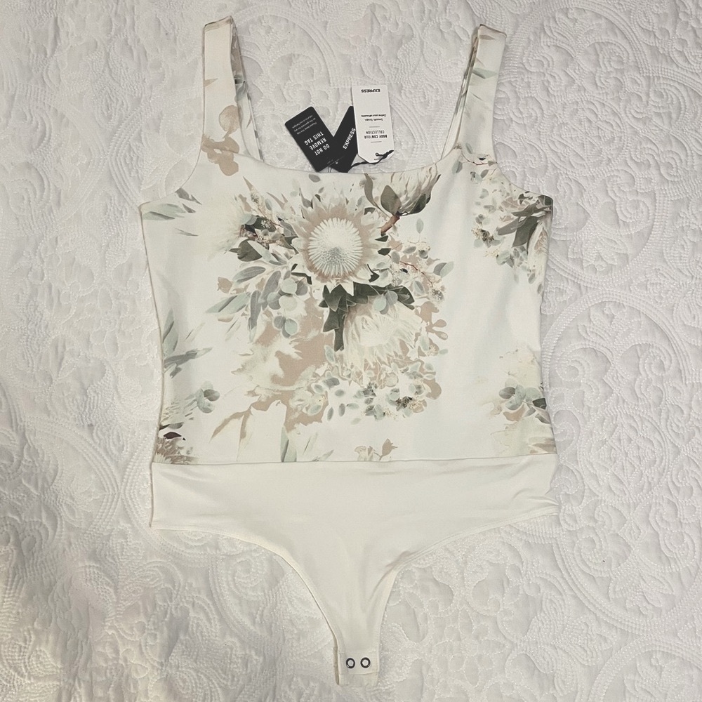 Express Body Contour Floral Print Bodysuit